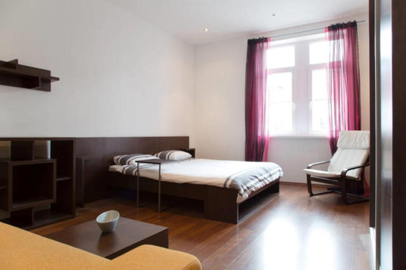 Romantic Central Flat Братислава Екстериор снимка