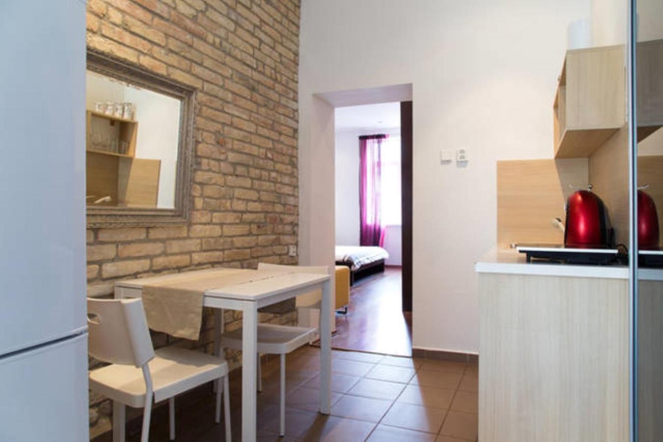 Romantic Central Flat Братислава Екстериор снимка